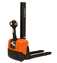 bt staxio w series hwe100 powered stackers product thumb 1